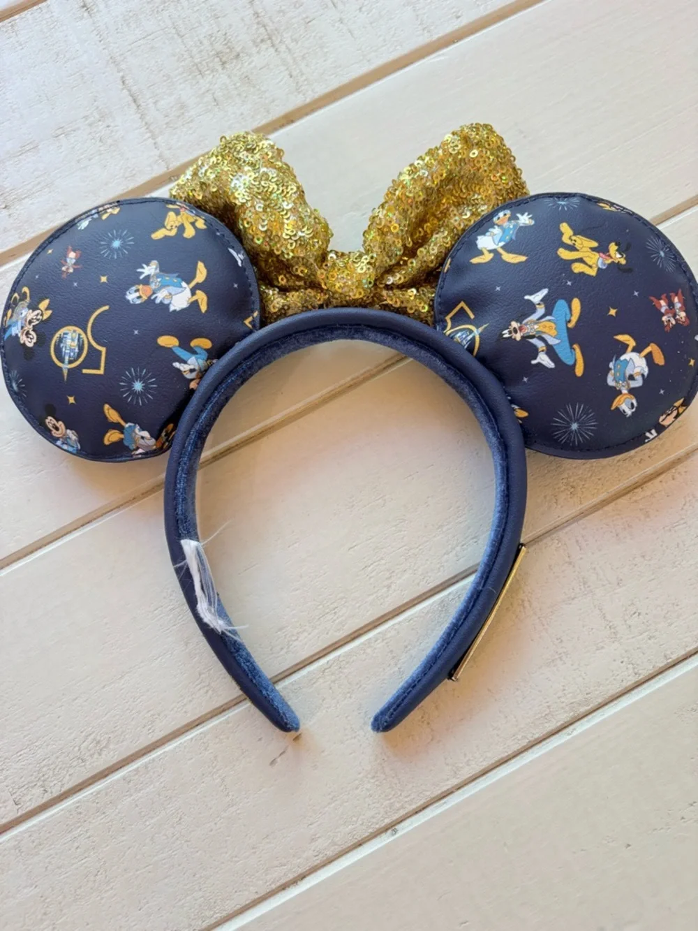 Disney Loungefly 50th Anniversary Minnie Ears with Gold Sequin Bow - Picture 3 of 4
